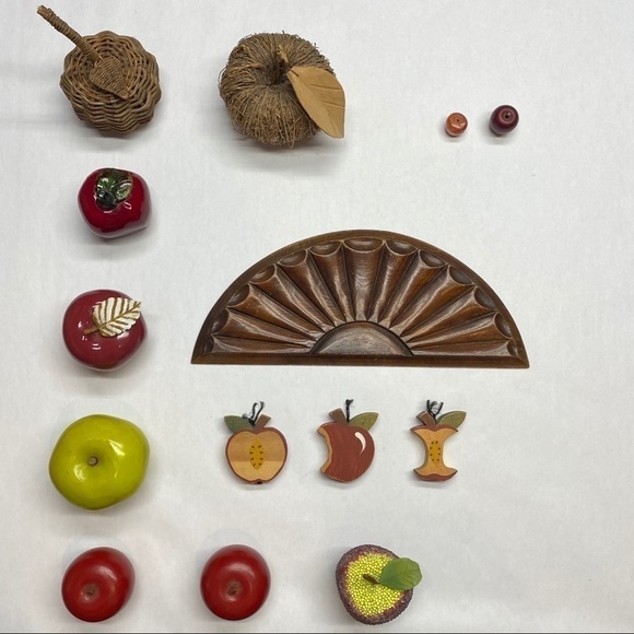 TABLEAU All About APPLES 14 curated vintage items - Picture 1 of 8